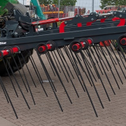 Strohstriegel bei der Abholung