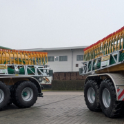 Zunhammer Güllefässer bei der Übergabe im Januar 2026